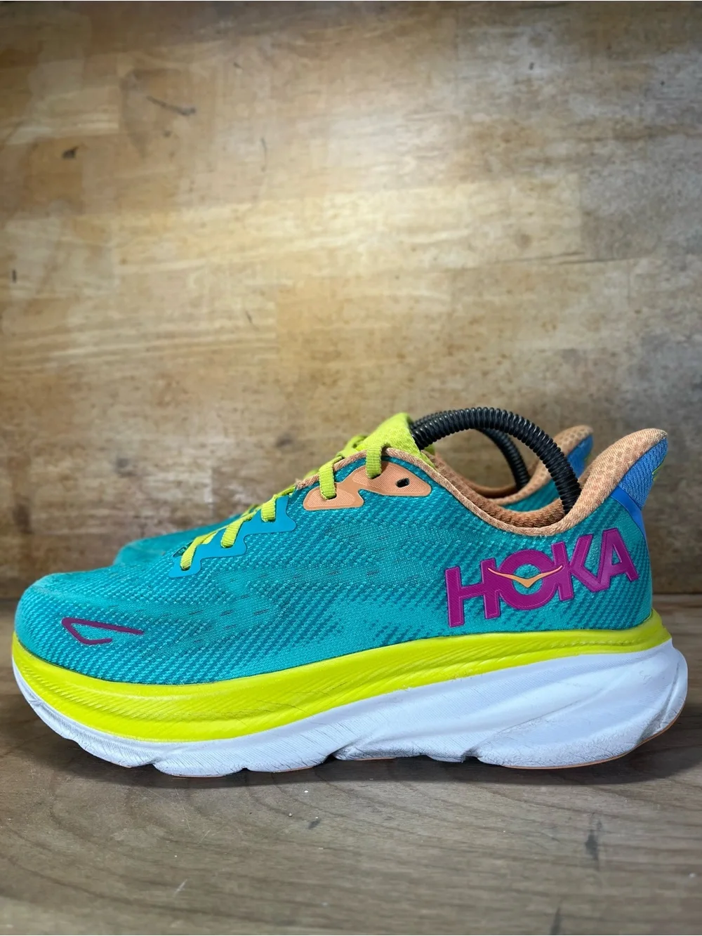 Hoka One One Clifton 9 Mens Size 8 Running Shoes Ceramic Evening Primrose